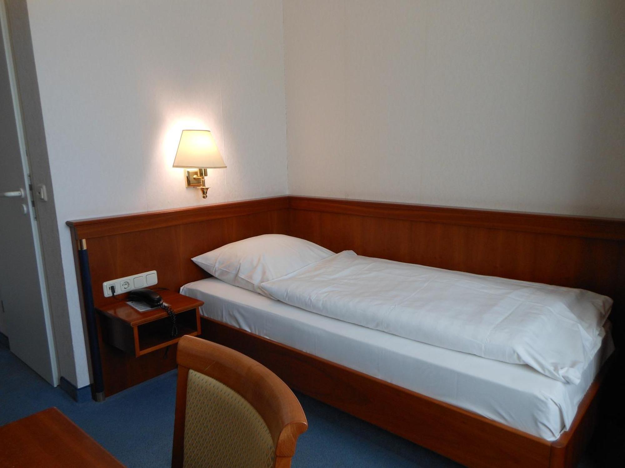 Hotel Pfeffermuehle Borchen Extérieur photo